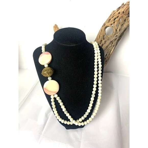 Vintage 1950s Mother of Pearl Conch Shell Necklace - Picture 1 of 9